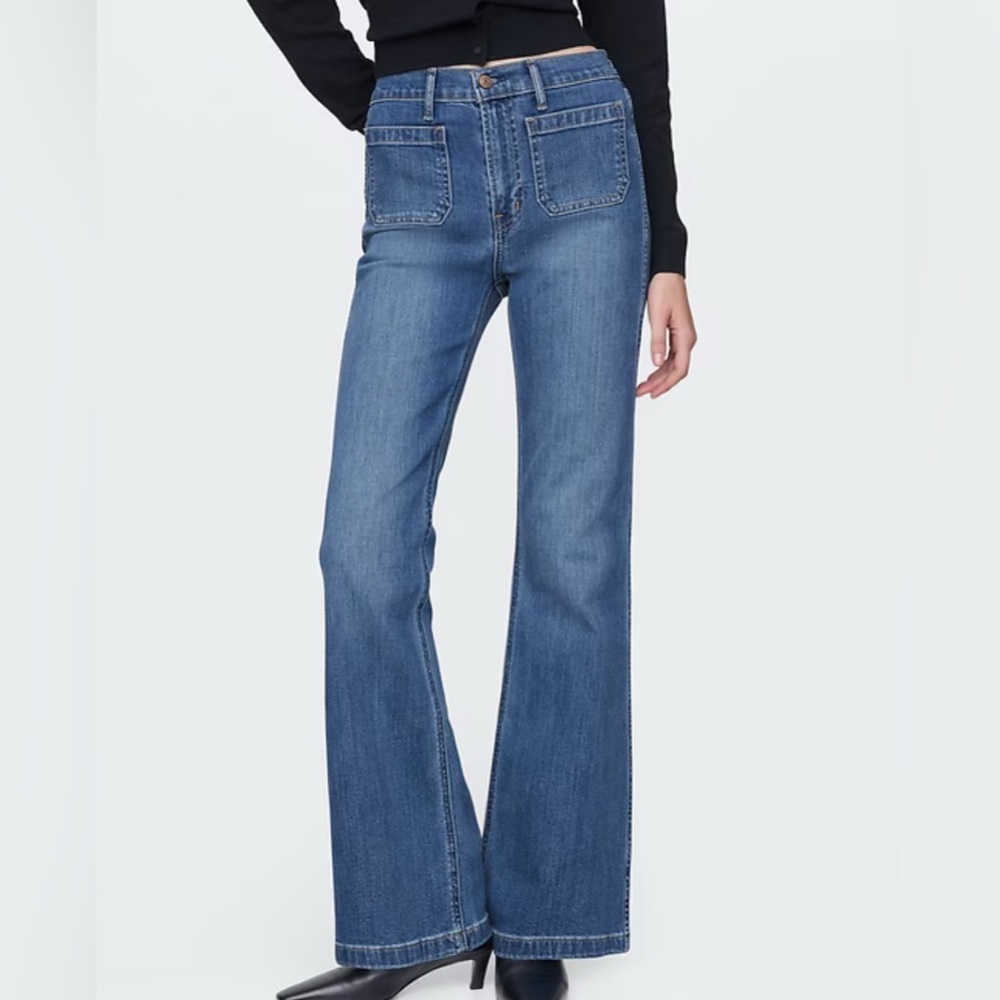 GAP Sz 4 Jeans 70’s Flare Medium Wash 30 Inseam Retro Hippie Trendy